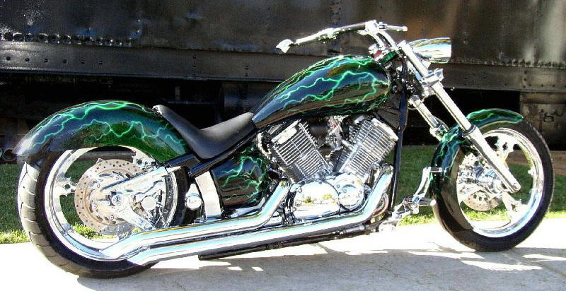 Pacific Coast Star's Yamaha V Star 1100 "Green Lightning"