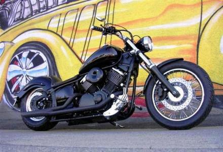 Yamaha V Star 1100 / Drag Star Custom with Air Ride Lowered